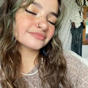 Meet your Posher, Ella